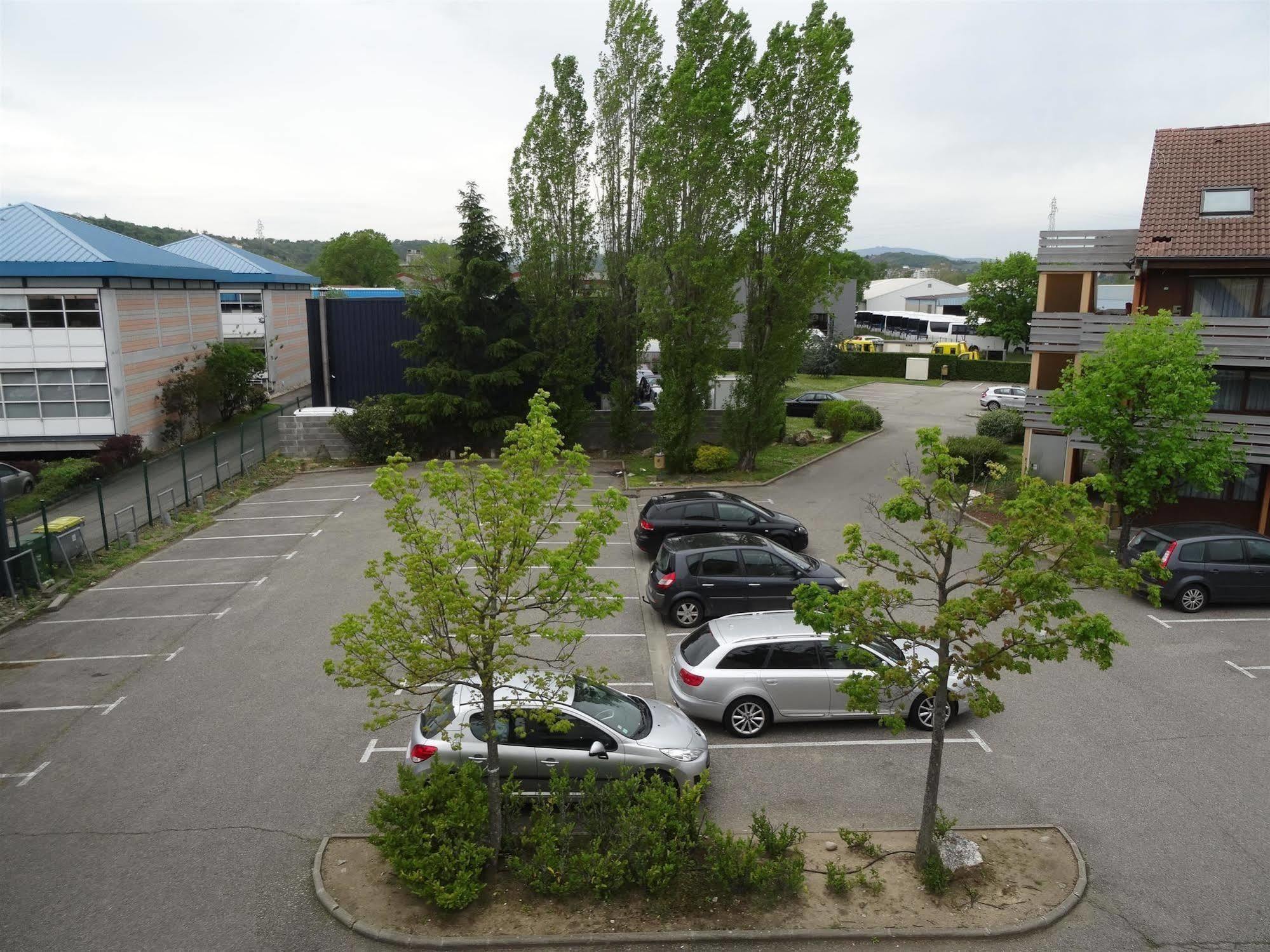 Premiere Classe Lyon Sud - Chasse Sur Rhone Екстер'єр фото